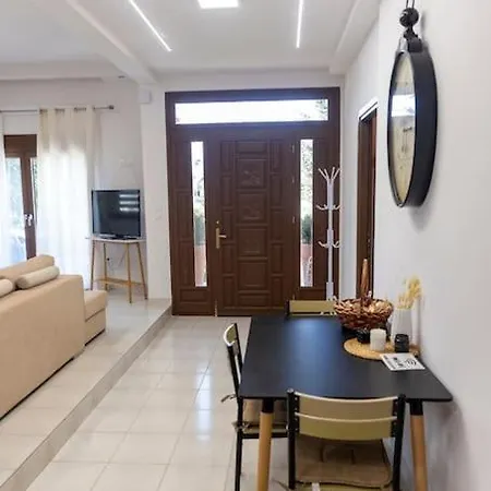 Top House * Tríkala